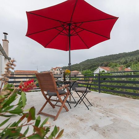 Apartment Marinsko Veli Iz Exterior photo